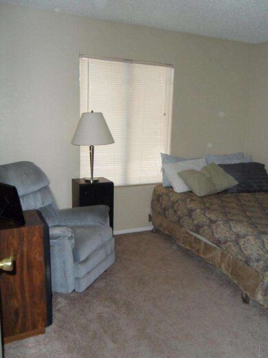 171 S Aspen Dr, Chandler, AZ 85226 - photo 7