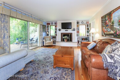 405 N Shady Ln, Elmhurst, IL 60126 - photo 2