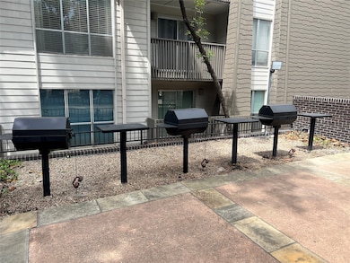 4859 Cedar Springs Rd unit 150, Dallas, TX 75219 - photo 5