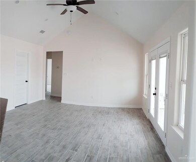 818 Sabrina Dr, Alamo, TX 78516 - photo 5