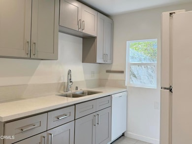 1827 Santa Ynez St unit C, Los Angeles, CA 90026 - photo 3