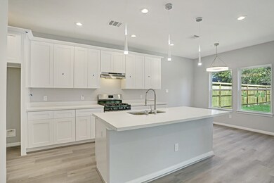 8118 James Franklin St, Houston, TX 77088 - photo 3