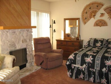 CEDAR SIDE 647 MASTER BED