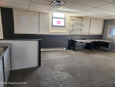 401 Dietrich Ave, Hazleton, PA 18201 - photo 6