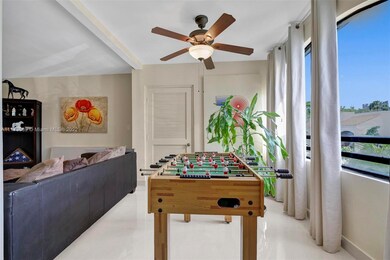 3559 Magellan Cir unit 327, Miami, FL 33180 - photo 3