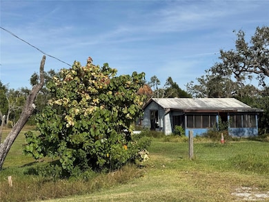 916 Piney Point Rd, Palmetto, FL 34221 - photo 4