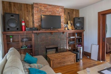 Patterson livingroom IV
