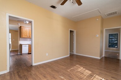 111 E Southland Ave, Alvin, TX 77511 - photo 6