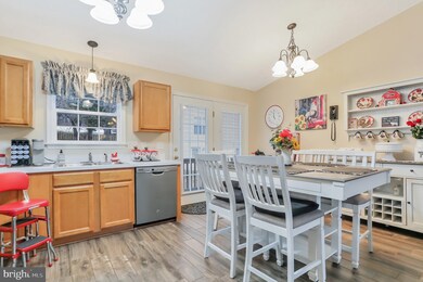 508 Stonewall St, Strasburg, VA 22657 - photo 7