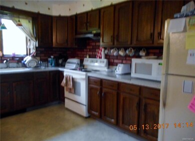 Large kitchen with all appliances
