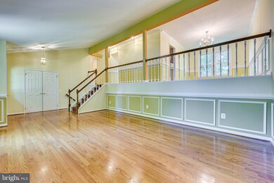 13452 Stream Valley Dr, Chantilly, VA 20151 - photo 4