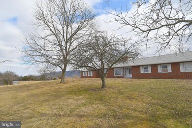 2431 Highland Ridge Rd, Berkeley Springs, WV 25411 - photo 5