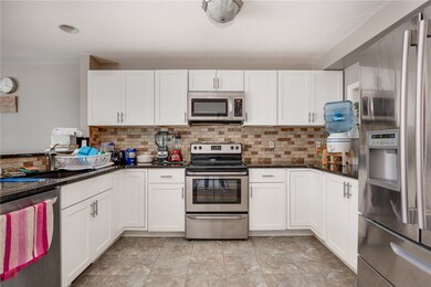 660 Cottage St unit 14, Pawtucket, RI 02861 - photo 6