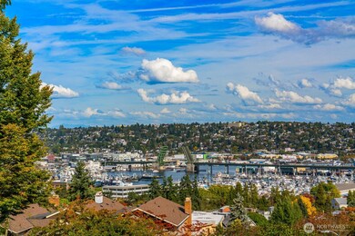 3640 26th Place W unit 201B, Seattle, WA 98199 - photo 2