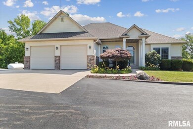 2045 Heitz Rd, Jacksonville, IL 62650 - photo 2