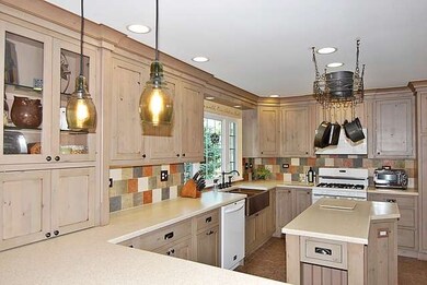 11 Pine Hill Dr, North Aurora, IL 60542 - photo 5