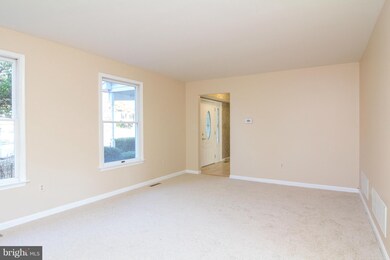 7077 Macbeth Way, Sykesville, MD 21784 - photo 6