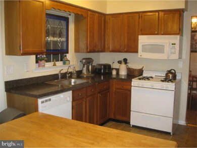 15 Spring Hill Dr, Swedesboro, NJ 08085 - photo 4