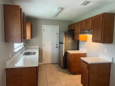 6539 Harlow Blvd, Jacksonville, FL 32210 - photo 2