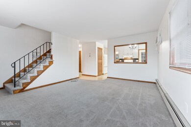 1005 Glasgow St, Pottstown, PA 19464 - photo 3