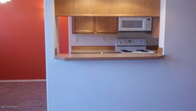 Pass Through to Kitchen