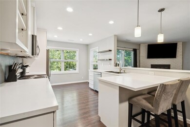 4132 Lexington Dr NE unit C, Cedar Rapids, IA 52402 - photo 6