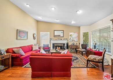 22536 Paragon Dr, Santa Clarita, CA 91350 - photo 6