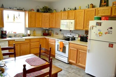 4242 Belmont Cir, Whitehall, PA 18052 - photo 4