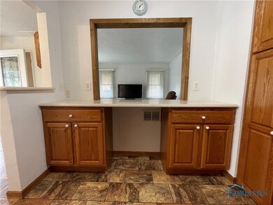 2551 106th St, Toledo, OH 43611 - photo 5