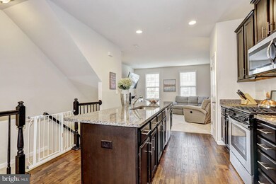 8154 Hollow Ct, Severn, MD 21144 - photo 3