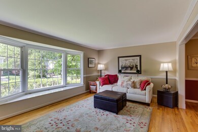 912 Country Club Dr NE, Vienna, VA 22180 - photo 6