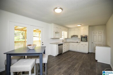 2401 Debbie Dr, Center Point, AL 35215 - photo 6