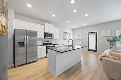 7122 Chara Ln SW, Atlanta, GA 30331 - photo 4