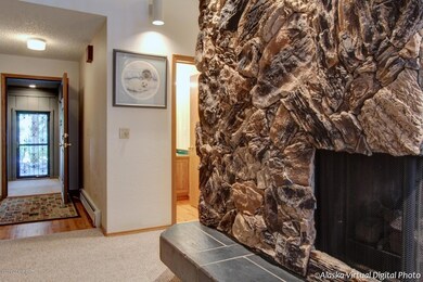 Entry/half bath/fireplace