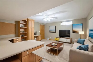 1537 Bilgarie Ct NE unit A, Cedar Rapids, IA 52402 - photo 7