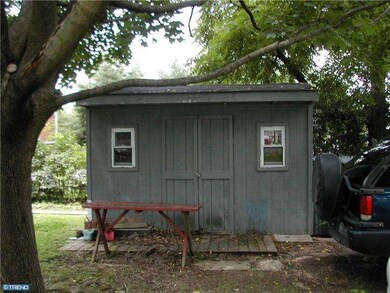 423 W 7th St, Lansdale, PA 19446 - photo 4