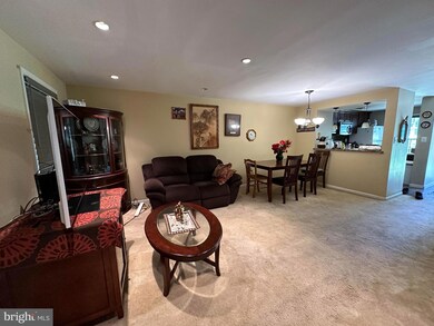 20521 Strath Haven Dr, Montgomery Village, MD 20886 - photo 2