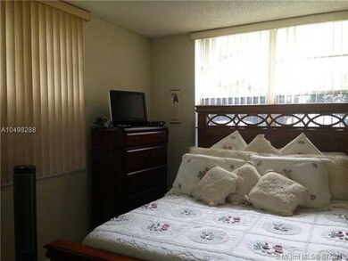 9360 Fontainebleau Blvd unit 114, Miami, FL 33172 - photo 5