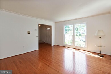 10116 Snowden Rd, Laurel, MD 20708 - photo 4