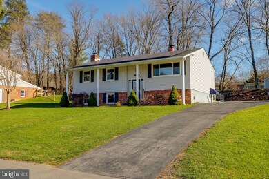 5909 Forest Ct, Sykesville, MD 21784 - photo 2