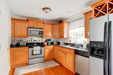 28 Enid St, Worcester, MA 01604 - photo 5