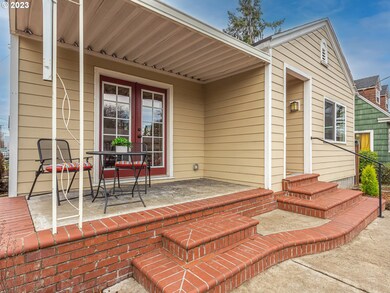 8105 N Fenwick Ave, Portland, OR 97217 - photo 3