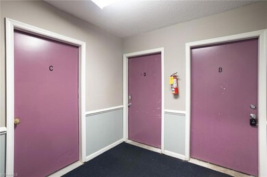 3107 Darden Rd unit D, Greensboro, NC 27407 - photo 5