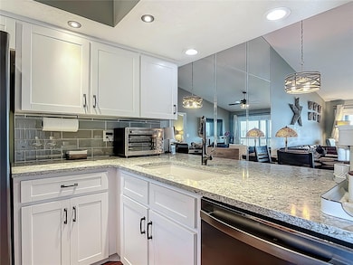 442 Bouchelle Dr unit 304, New Smyrna Beach, FL 32169 - photo 4