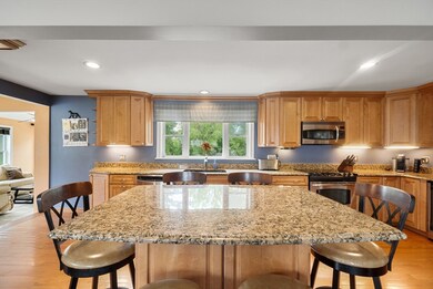 956 Varnum Ave, Lowell, MA 01854 - photo 7