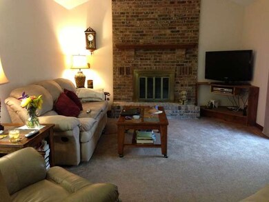 921 Susan Ct, Algonquin, IL 60102 - photo 7