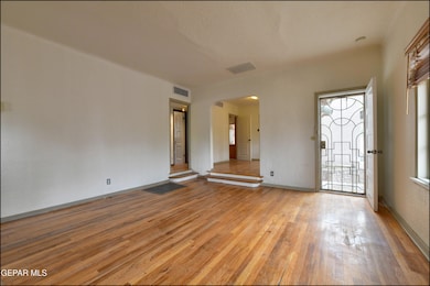 1100 Kelly Way, El Paso, TX 79902 - photo 7