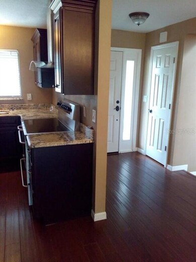 911 Hillside Ct S, Winter Haven, FL 33881 - photo 2