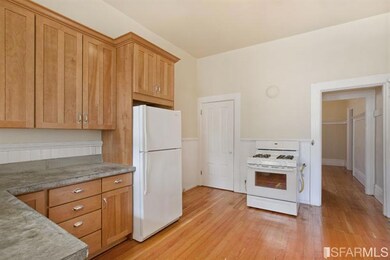 Lower unit, Modern Kitchen