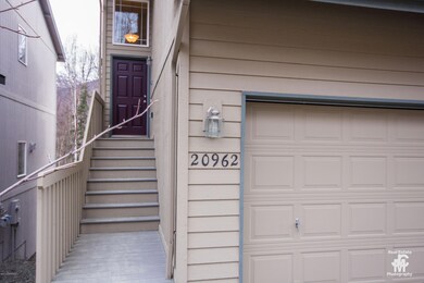 05. Entryway.jpg